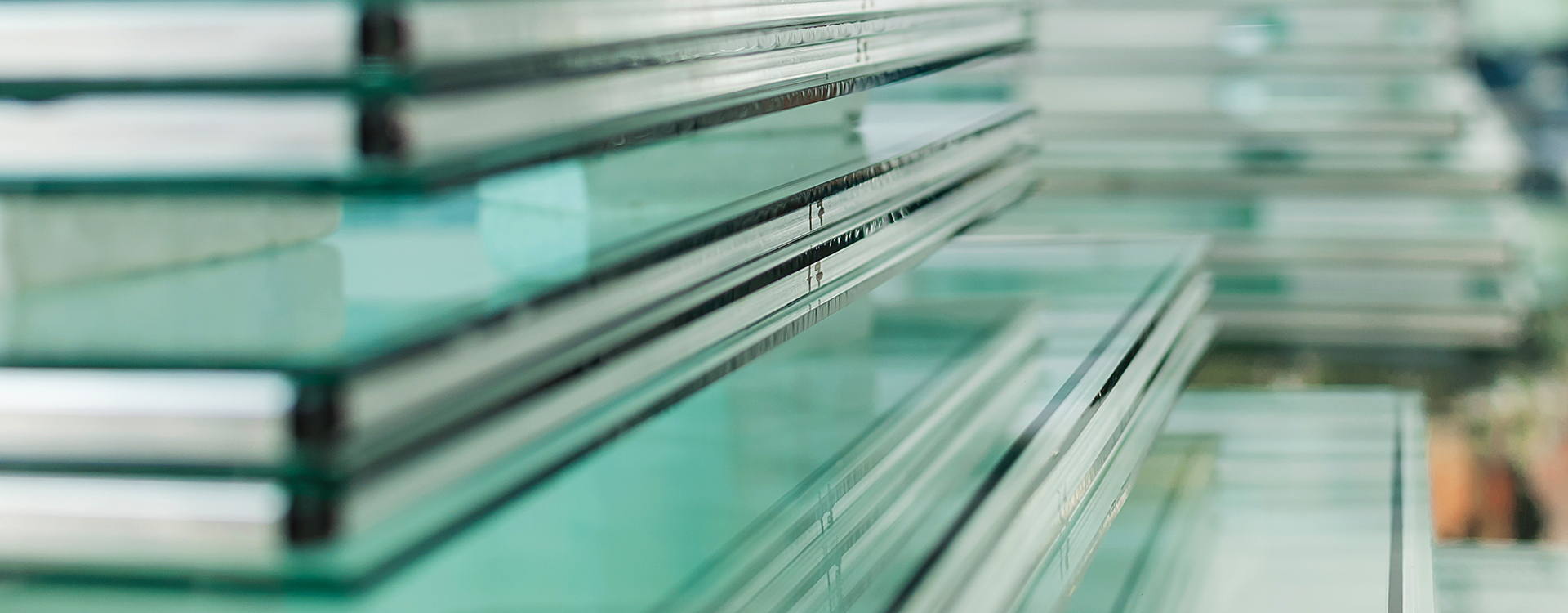 Satinieres Glas, Glaserei Wien